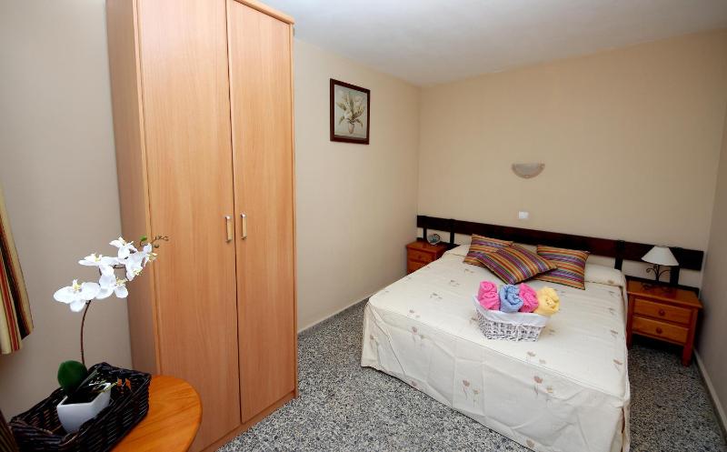 Double Room with Shared Bathroom image 3