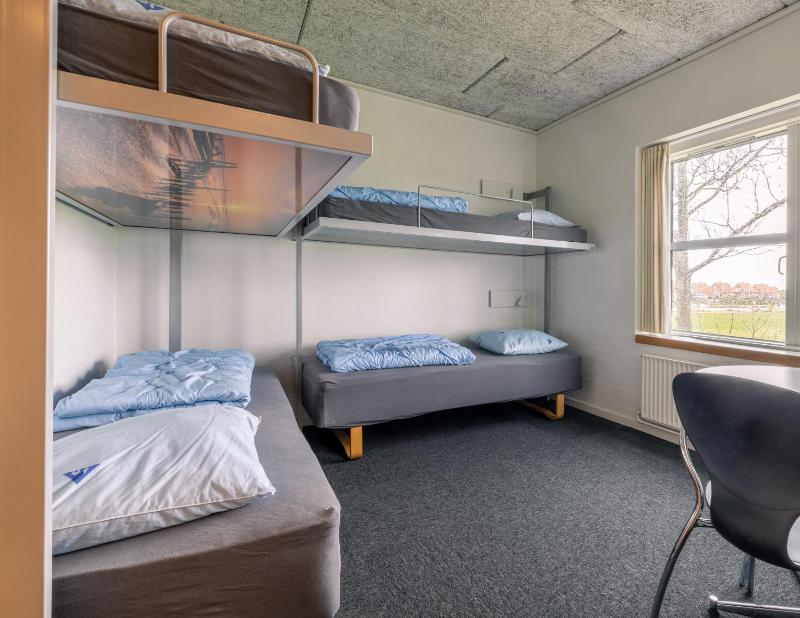 Triple Room with City View image 3