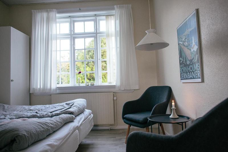 Small Double Room image 1