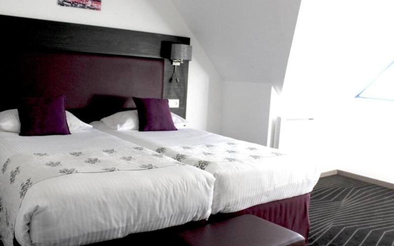 Comfort Twin Room image 4