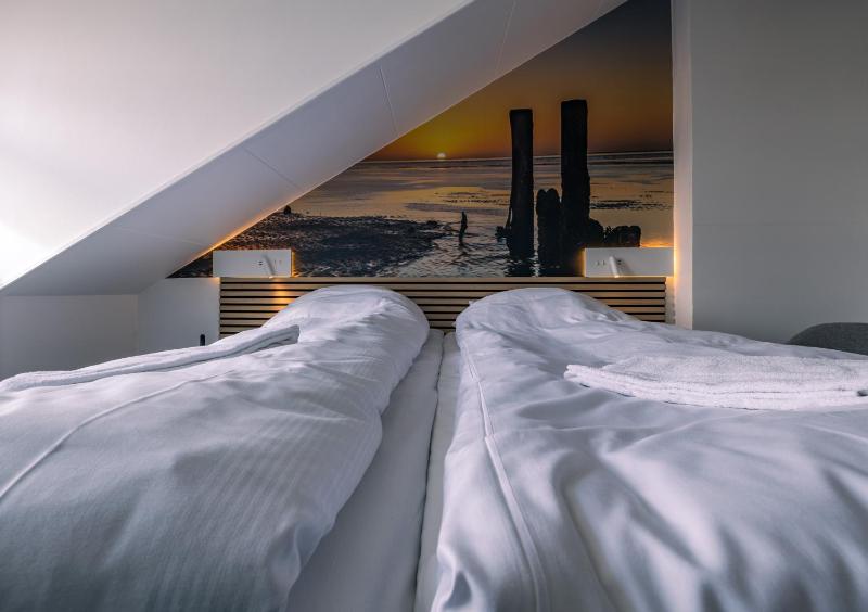 Twin Room - Top Floor image 3