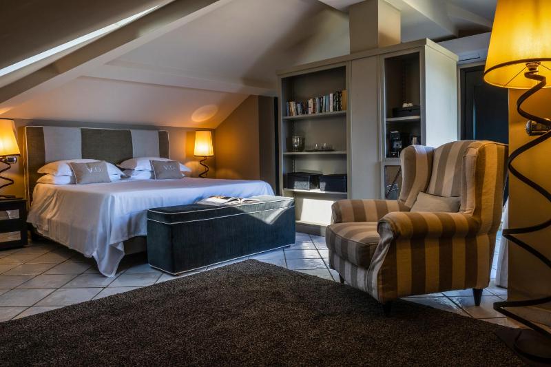 Luxury Junior Suite with Sea View image 1