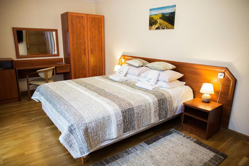 Superior Quadruple Room image 1