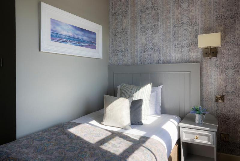 Single Room image 2