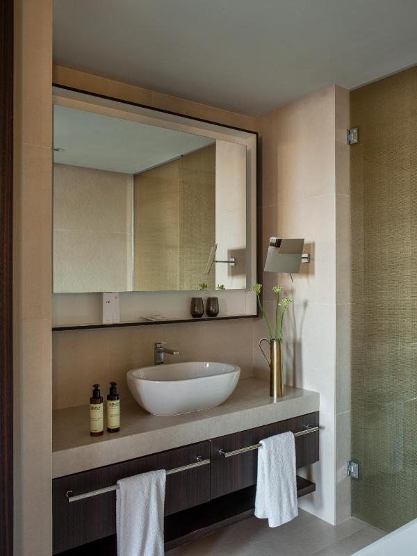 Superior ME Extra Space image 3