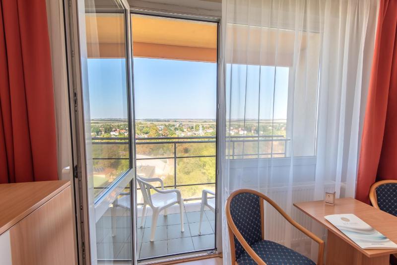 Double or Twin Room with Extra Bed image 4