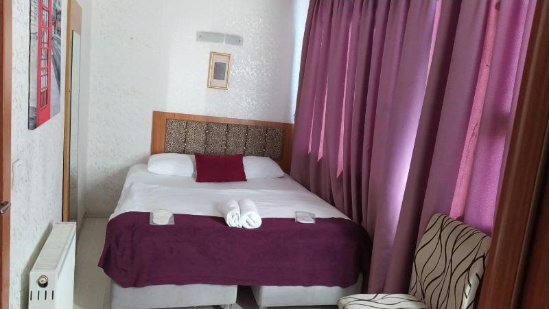 Budget Double Room image 2