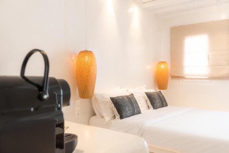 King Room with Balcony image 2