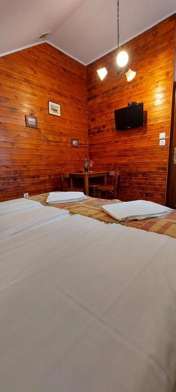 Quadruple Room with Private Bathroom image 1
