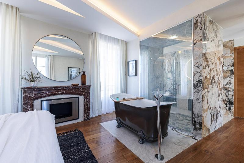 Signature Suite with Hammam image 4