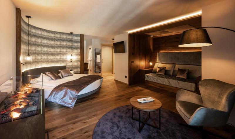 Romantic Junior Suite image 1