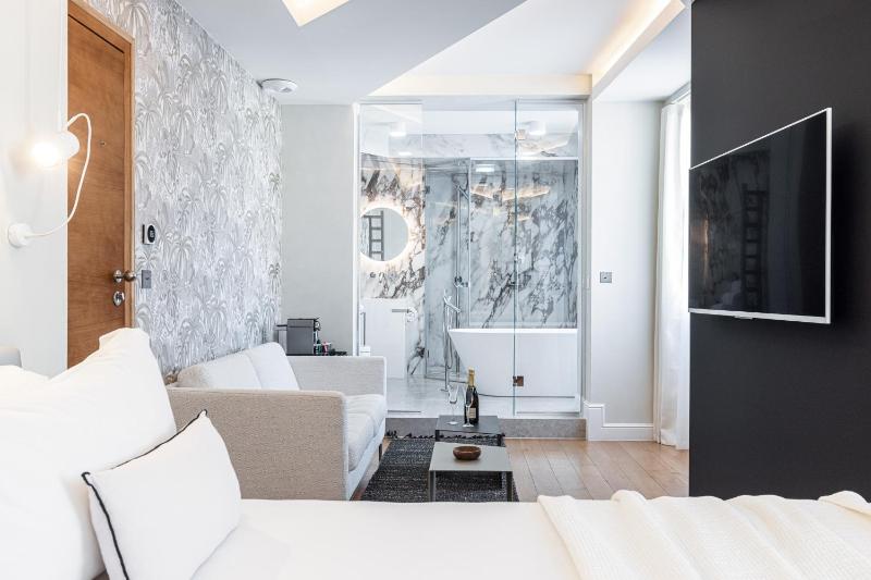 Suite with hammam image 4