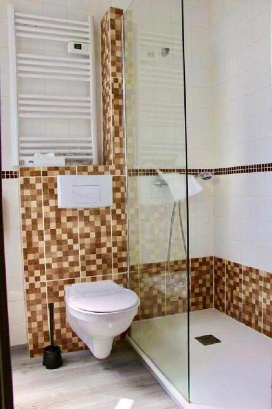 Double Room with 2 Single Beds image 3