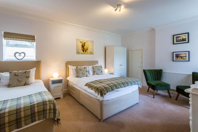 Double Room image 4