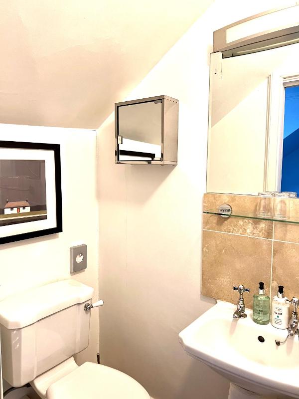 Double Room with Sea View image 2