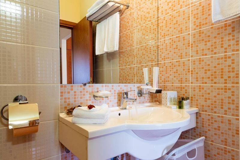 One-Bedroom Suite image 2