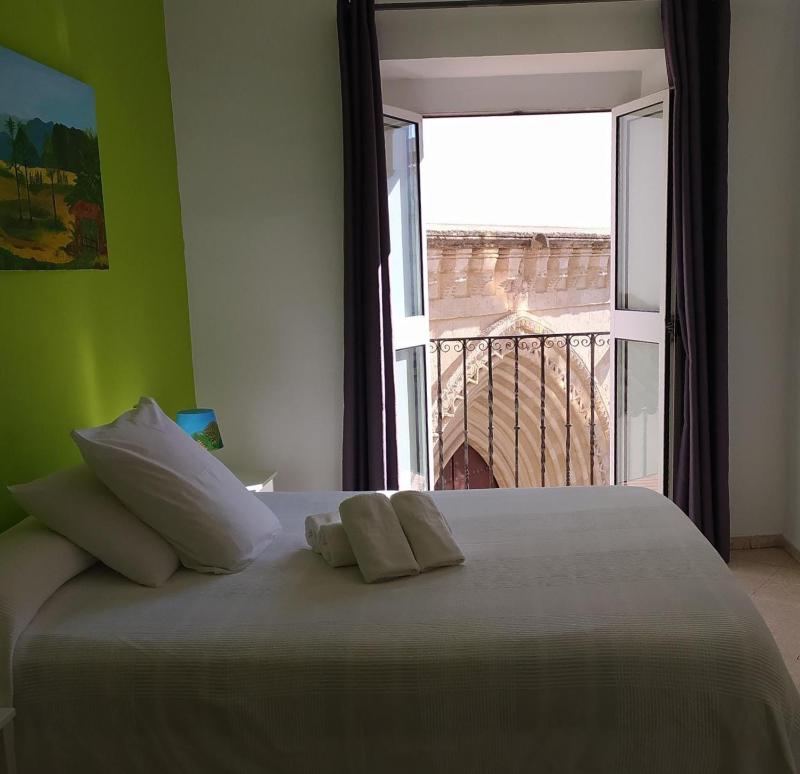 Double Room image 1