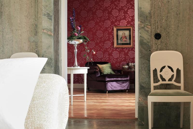 Suite image 3