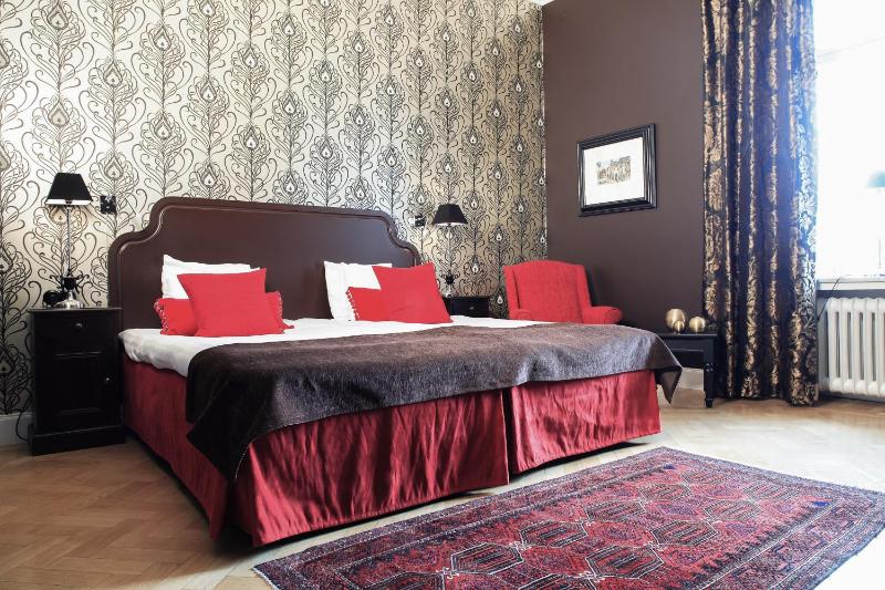 Double Room image 3