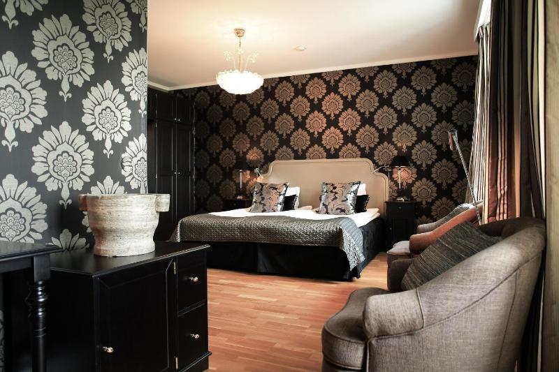 Double Room image 2