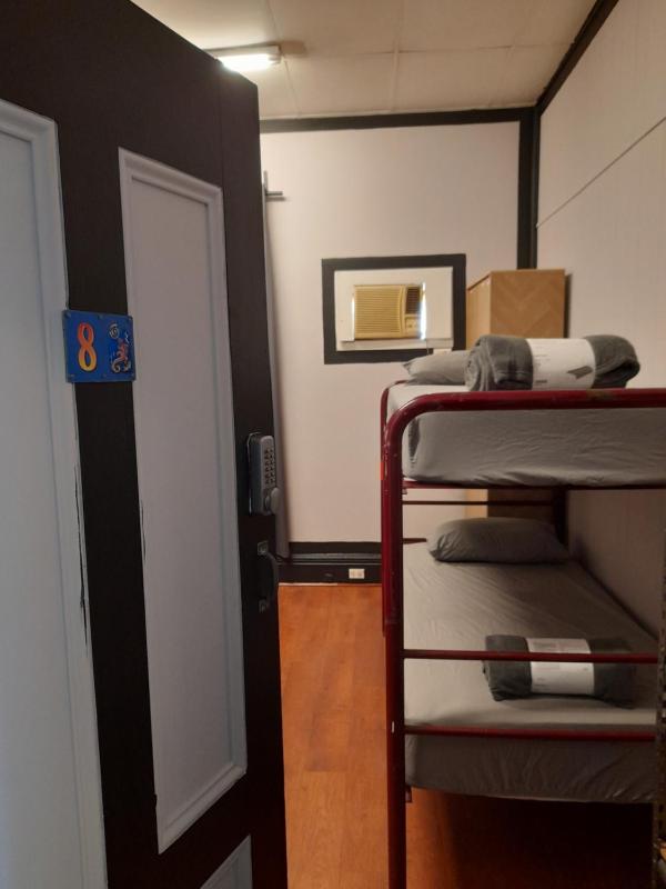 Ozi Inn Backpackers - Perth -Valid International Passport Required - image 12