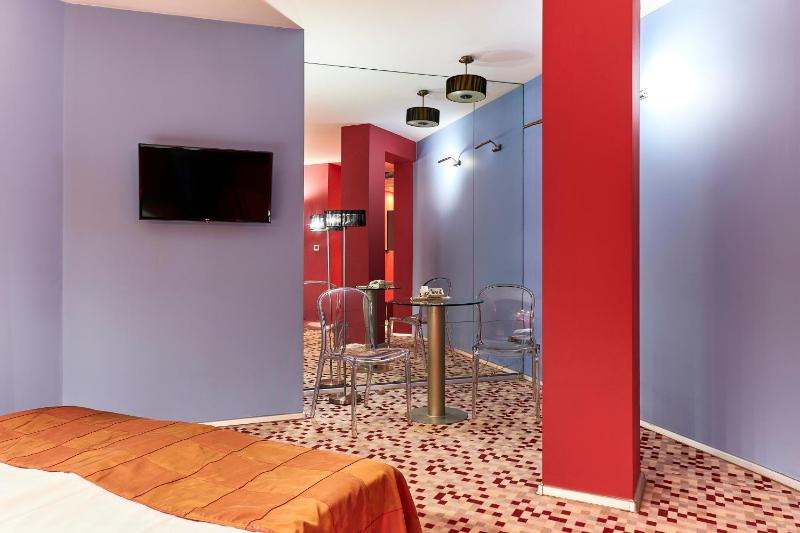 Monet Hotel - image 13