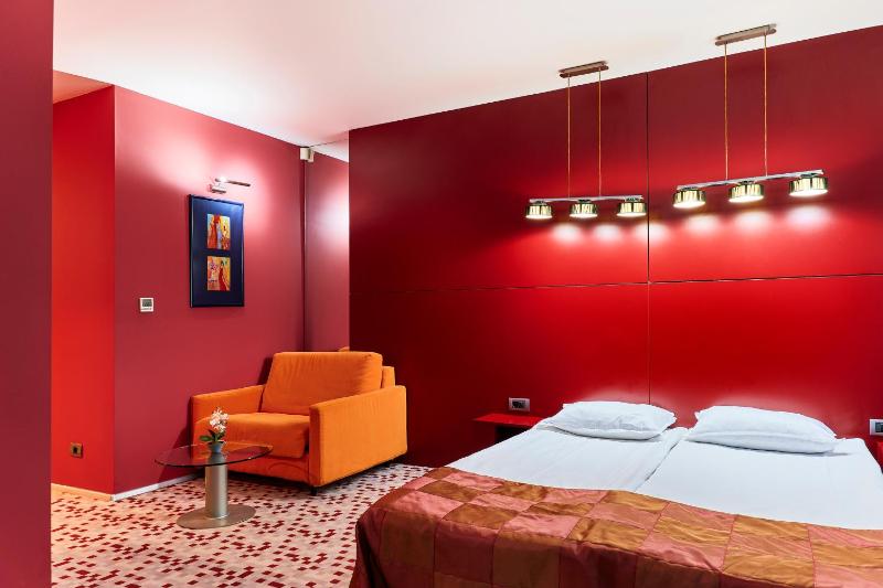 Monet Hotel - image 9