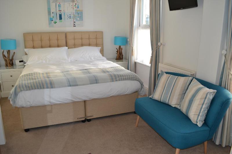 Standard Family Room image 1