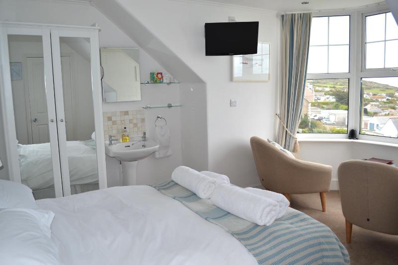 Double Room with Sea View image 1