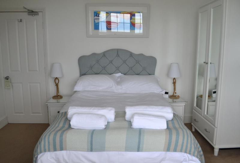 Double Room with Sea View image 4