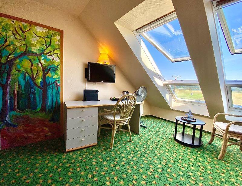 Single Room image 4