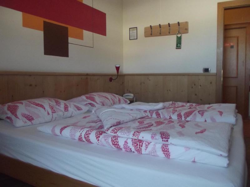 Double or Twin Room image 2