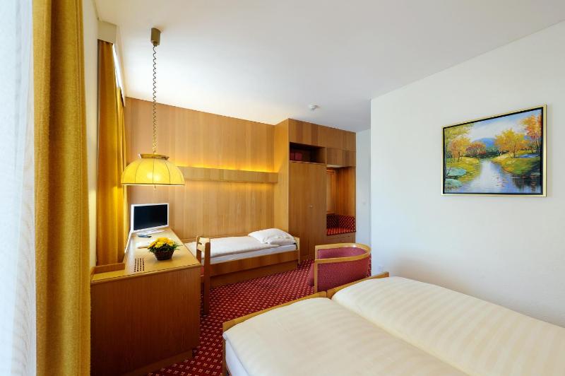 Triple Room image 4