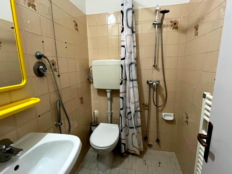 Basic Triple Room image 2