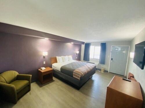 King Room - Non-Smoking image 1