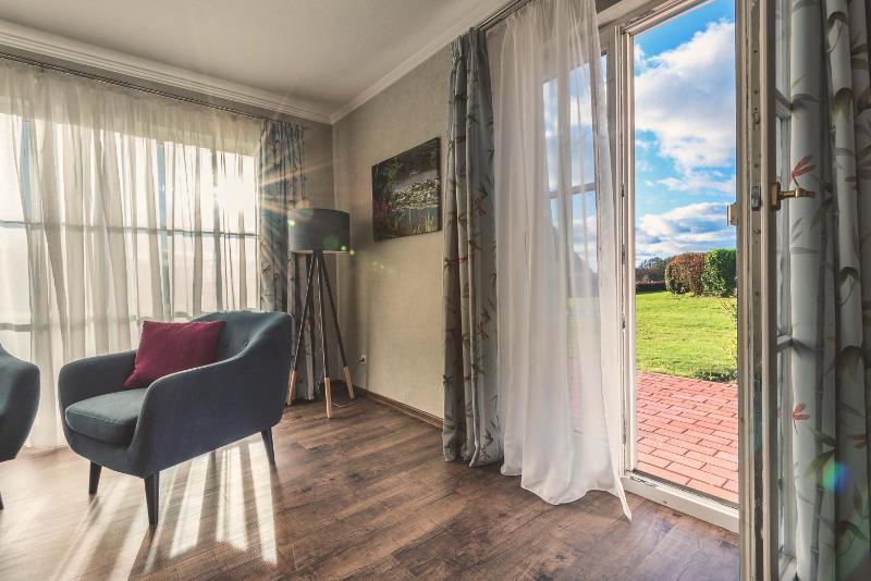 Landhaus Doppelzimmer mit Terrasse image 2