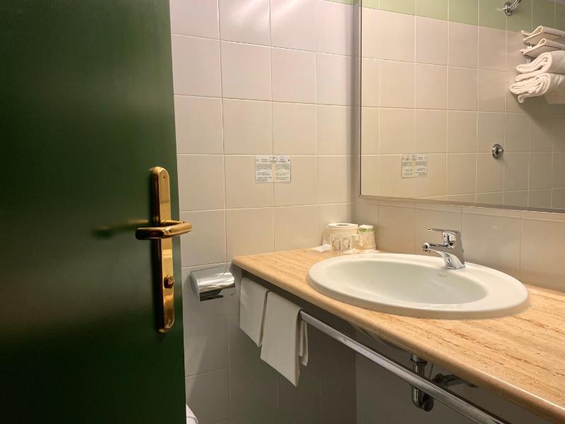 Standard Double or Twin Room image 1