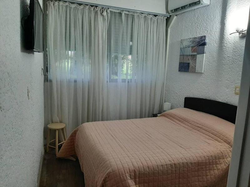 Apartamento con entrada independiente y jardín - image 11