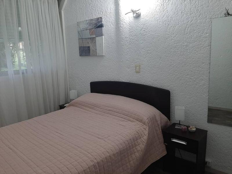 Apartamento con entrada independiente y jardín - image 12