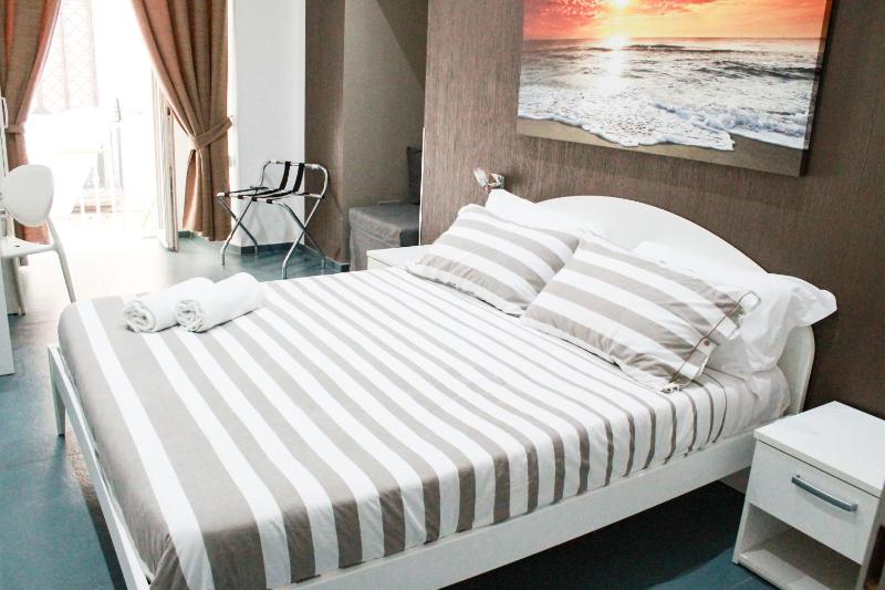 Mascalzone latino luxury rooms - image 10