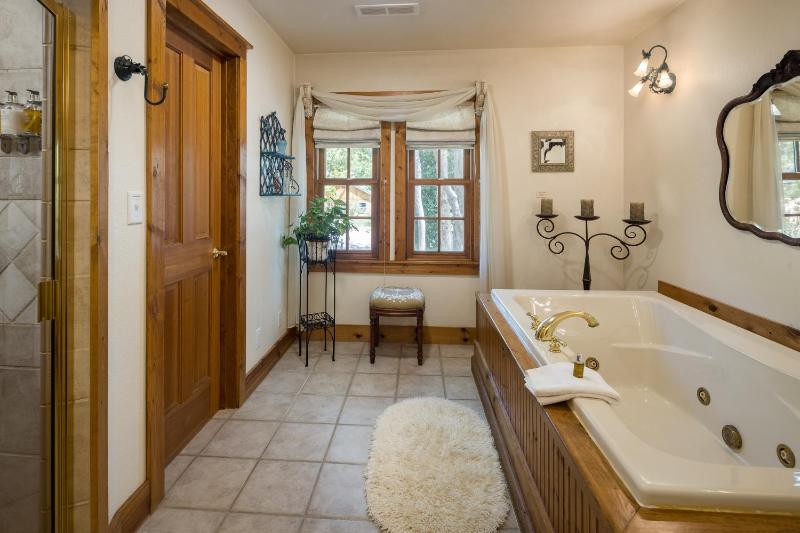 Sunflower Hill Inn - image 14