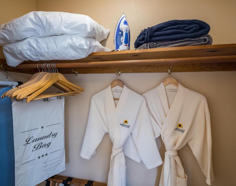 Sunflower Hill Inn - image 4