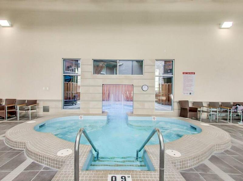 Nature's Nook by Instant Suites Pool & HotTub - image 7