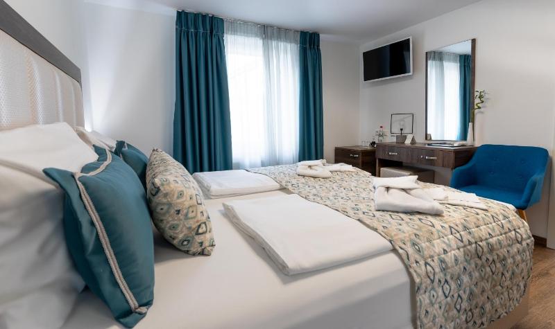 Standard Double Room image 1
