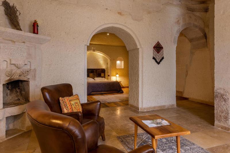 Deluxe Double Room image 4