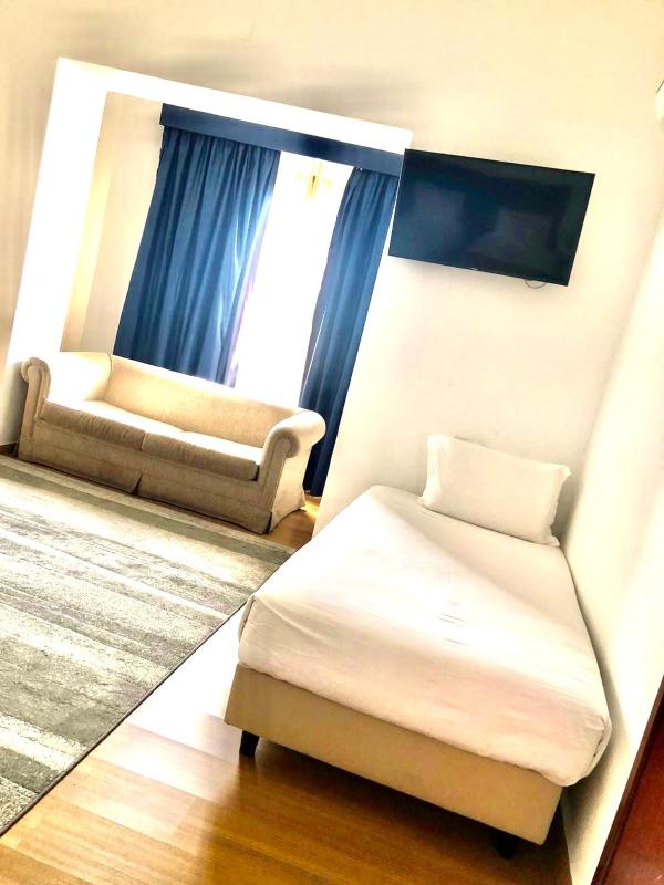 Quadruple Room image 4