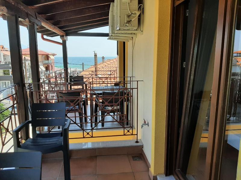 Triple Room with Sea View image 3