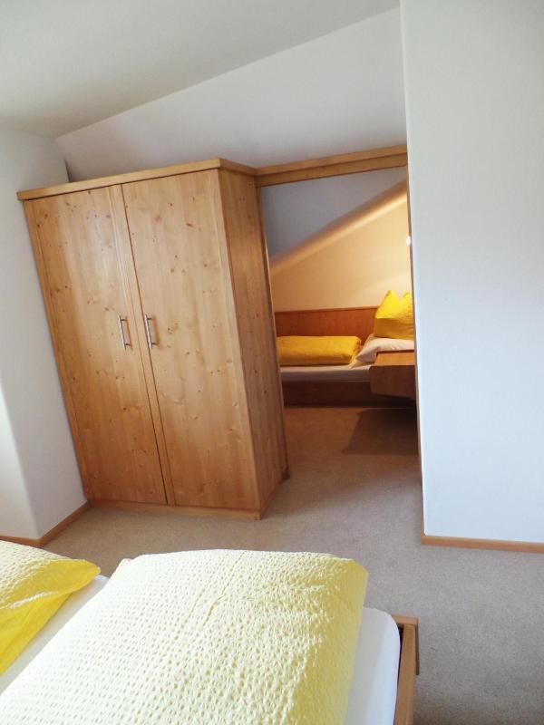 Four-Bedroom Apartment with Balcony  image 4