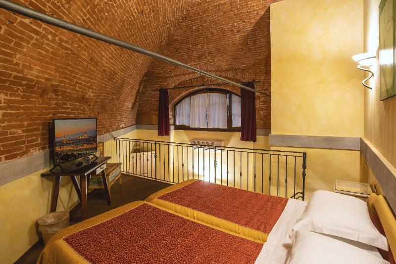 Superior Quadruple Room image 2