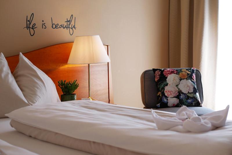 Double Room image 1